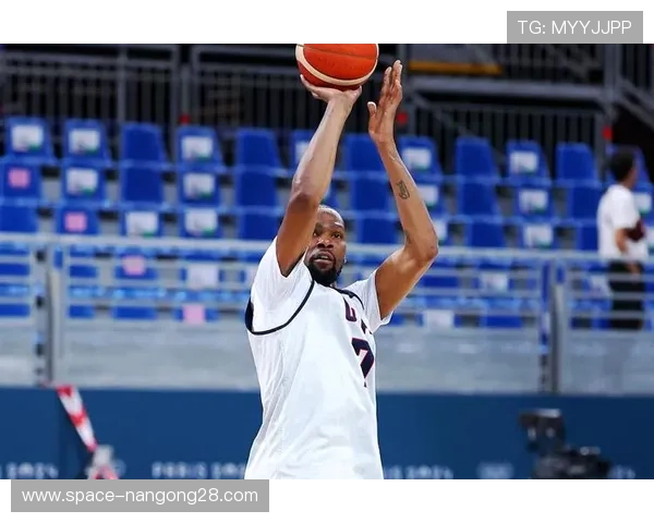 杜兰特脚踝疼痛缺席对阵步行者,太阳进攻火力面临考验 杜兰特脚踝疼痛缺席对阵步行者,太阳进攻火力面临考验