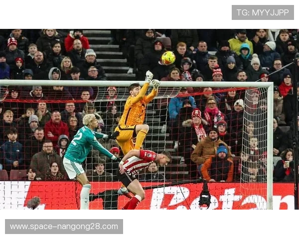 日本国家队队长远藤航：利物浦对阵桑德兰比赛中左脚踝重伤，预计将长期缺阵